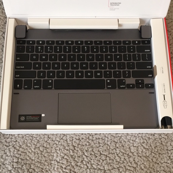 Brydge Pro+ Wireless Keyboard 12.9” iPad Pro - Picture 4 of 4